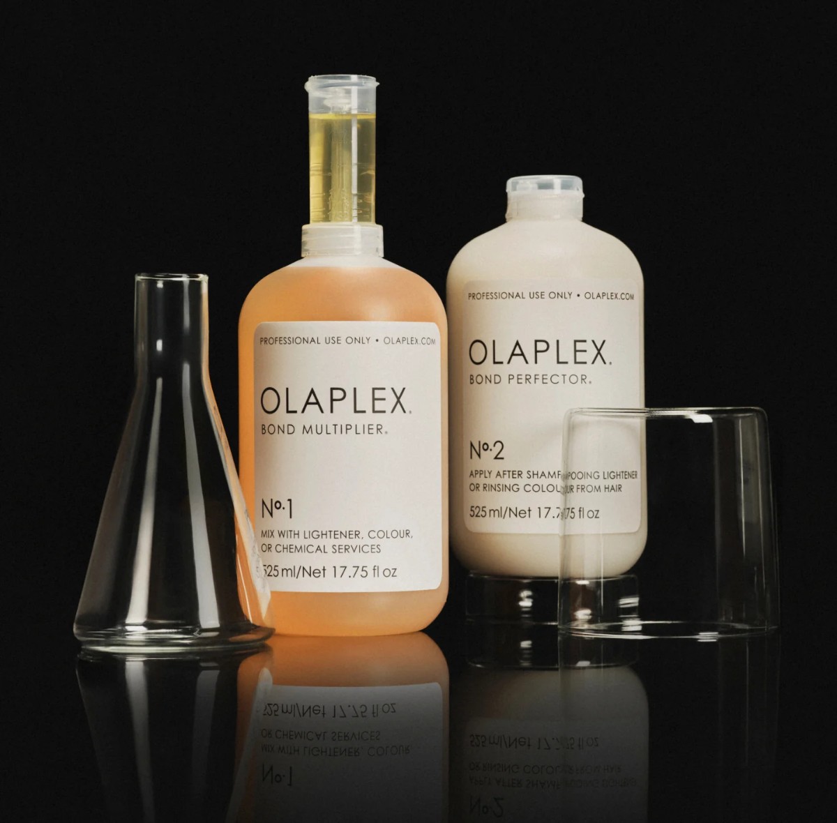 Flacons Olaplex Nº1 et Nº2 en laboratoire